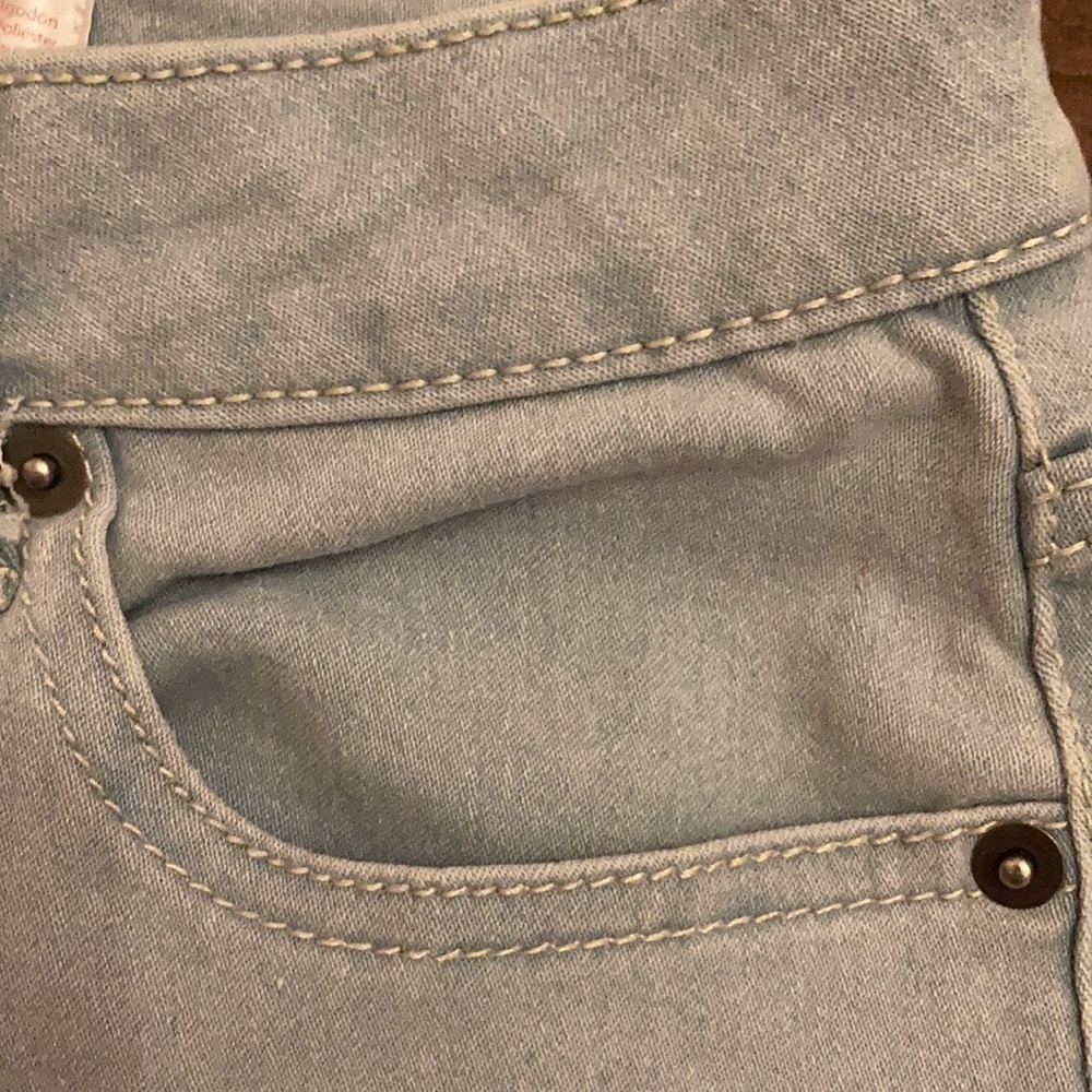 Light Wash High Rise Jeans - Picture 4 of 6